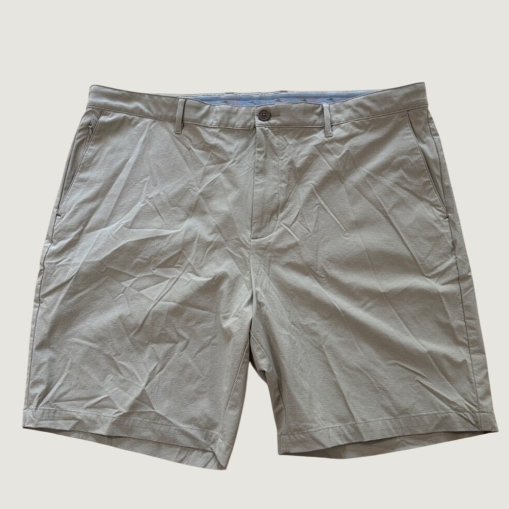 Tommy Bahama Men's Size 42 Khaki Chip Shot Shorts Golf Travel Moisture Wicking